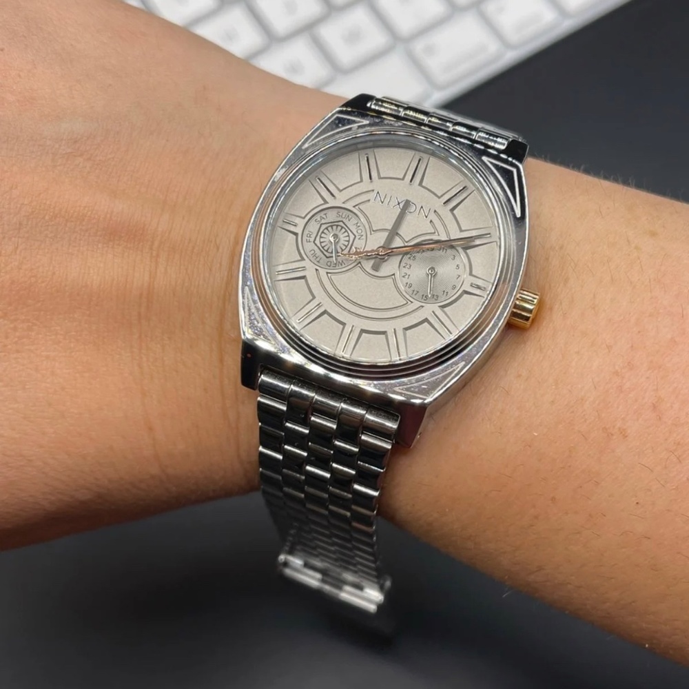 Nixon x Star Wars Captain Phasma